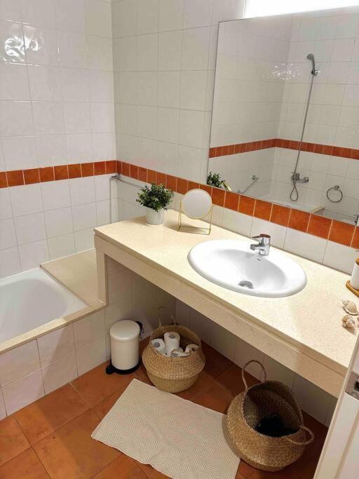 Apartamento St Agusti - Centro Mataro Luaran gambar