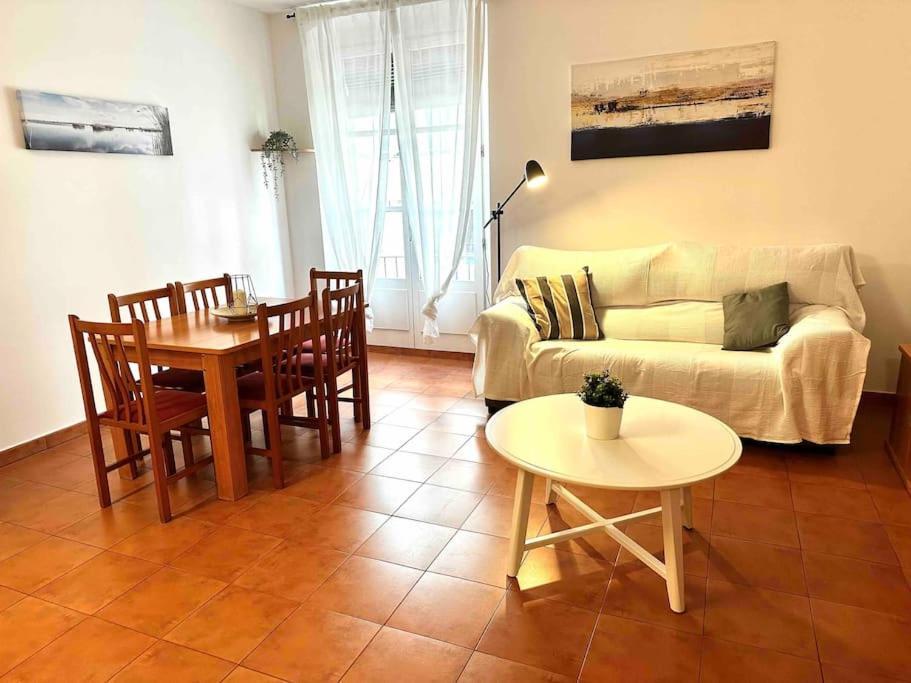 Apartamento St Agusti - Centro Mataro Luaran gambar